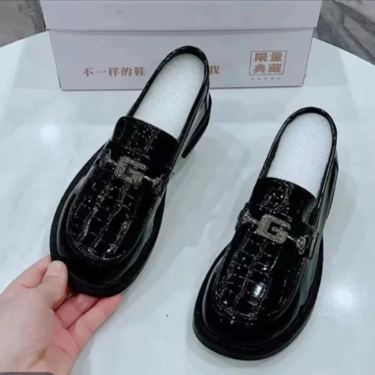 乐福鞋圆头一脚蹬粗跟乐福鞋皮鞋软底软面百搭小皮鞋春季韩版A19