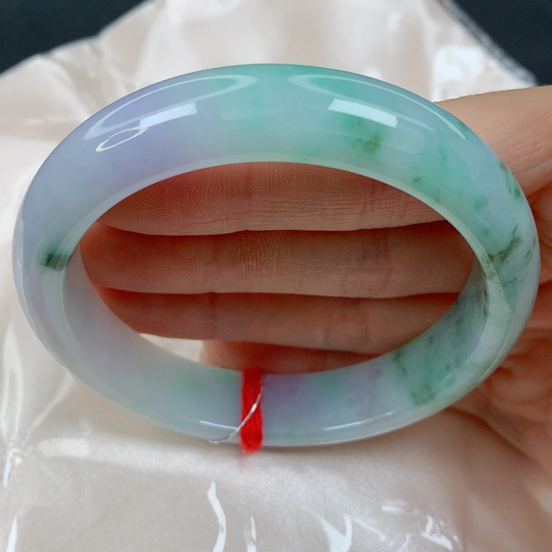 未镶嵌手镯翡翠58正圈，淡春带彩飘花，完整，038