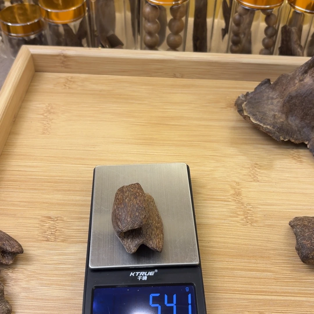 淳***琥野生香港树心瓜子5.4克
