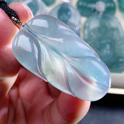 【闪购商品】翡翠颈饰18K金镶嵌天然翡翠