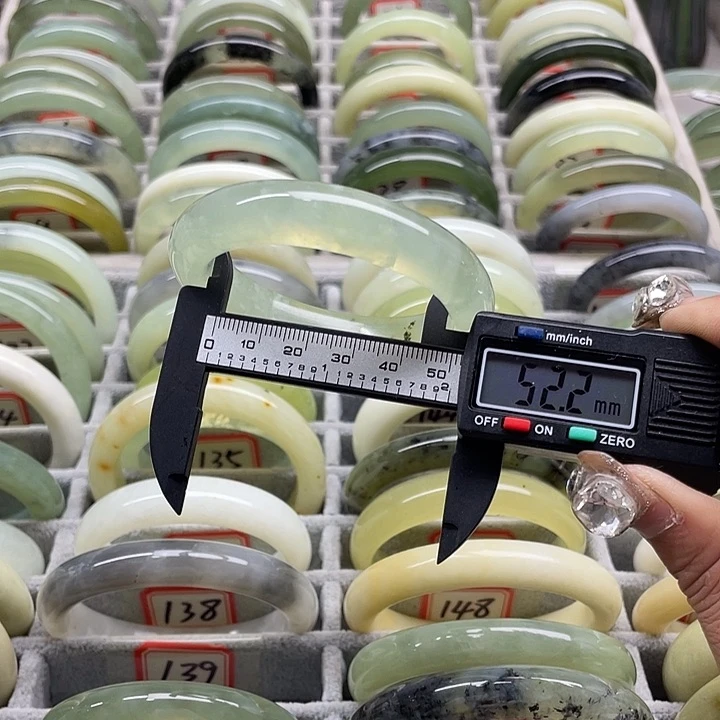 蛇纹石玉未镶嵌手镯139