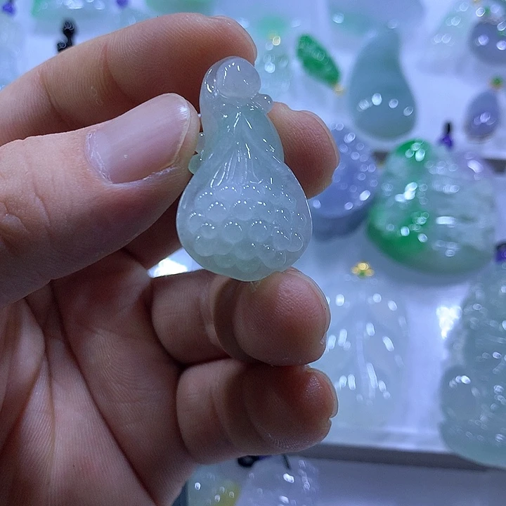 翡翠未镶嵌颈饰天然翡翠A货吊坠