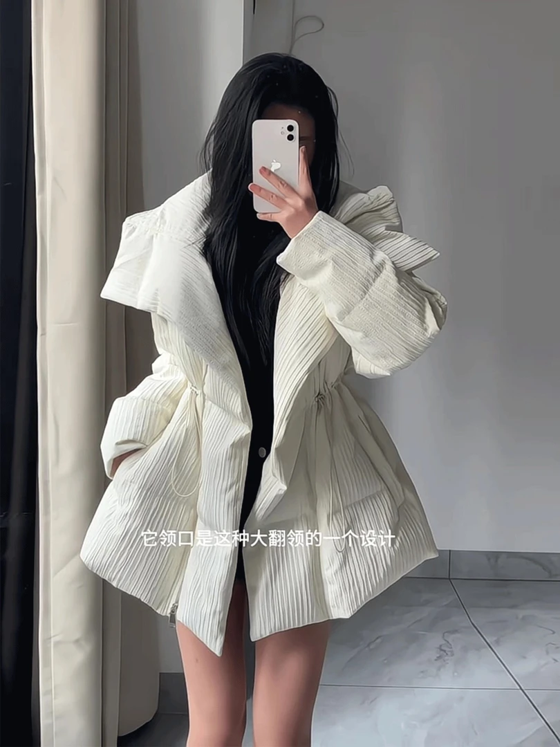 韩版巨好看保暖白色棉服女中长款冬季2025新款收腰大翻领棉衣外套