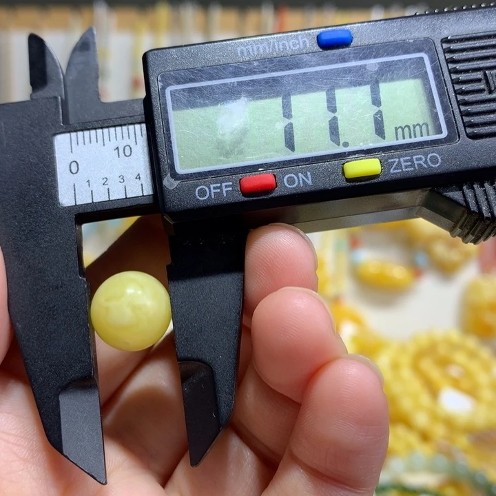 蜜蜡未镶嵌裸石特价微瑕