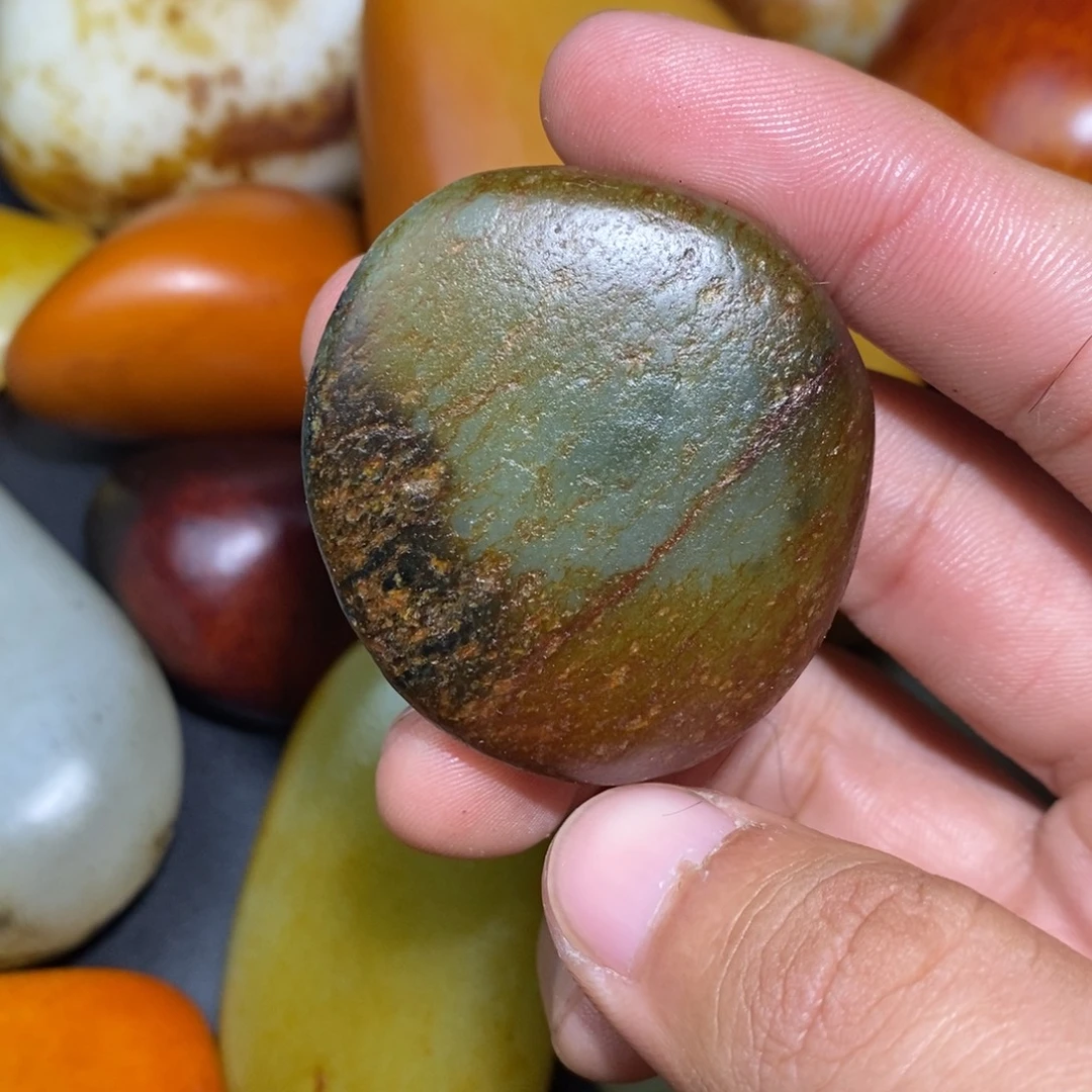 和田玉未镶嵌珠宝奇石