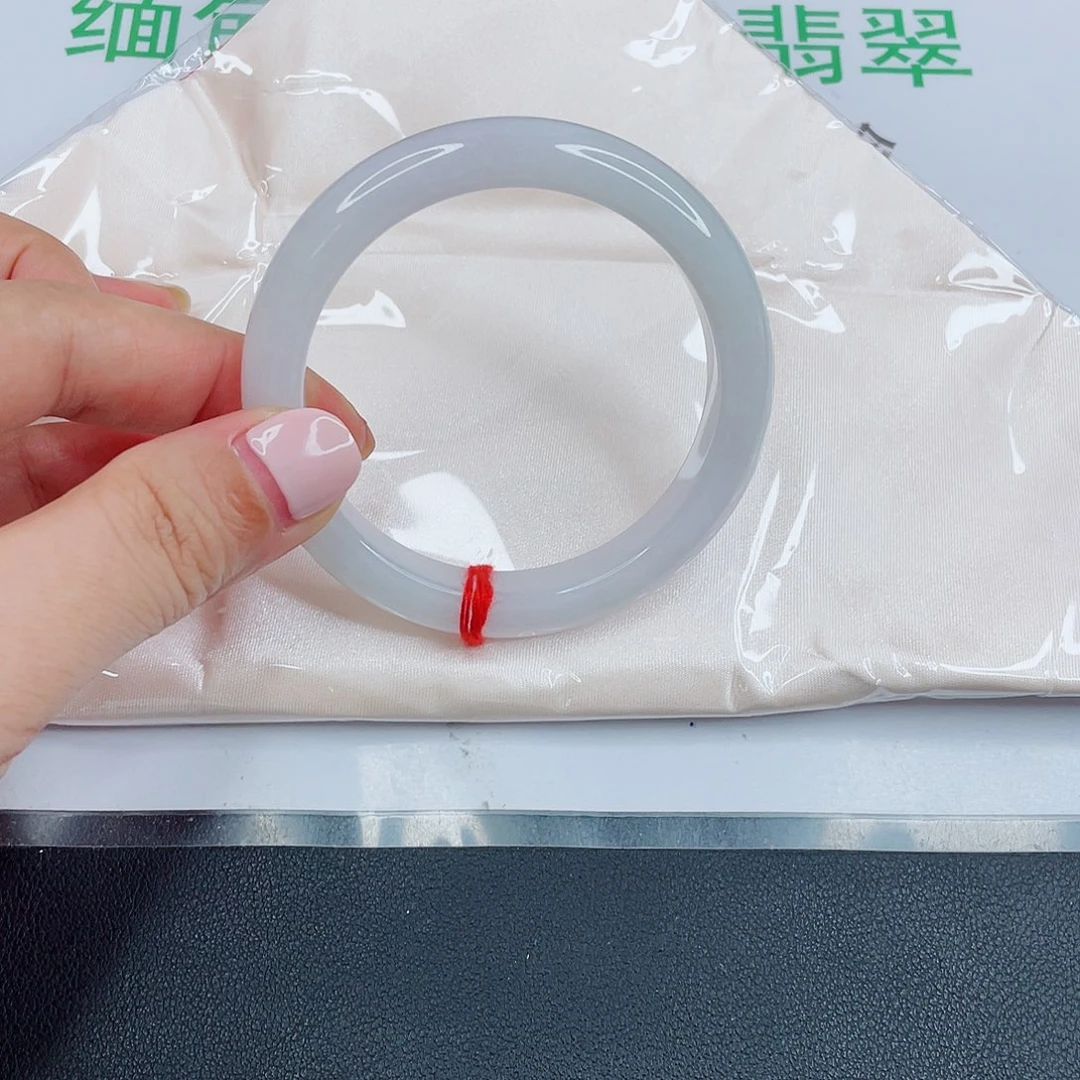 翡翠手镯未镶嵌妙白月光