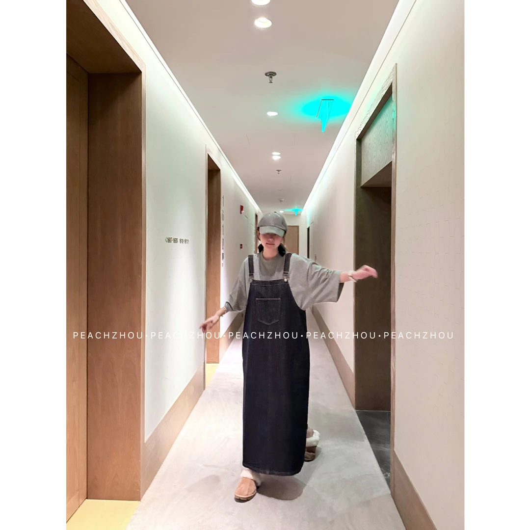 『PEACHZHOU』贴袋宽松后开衩牛仔背带裙复古休闲日系减龄连衣裙