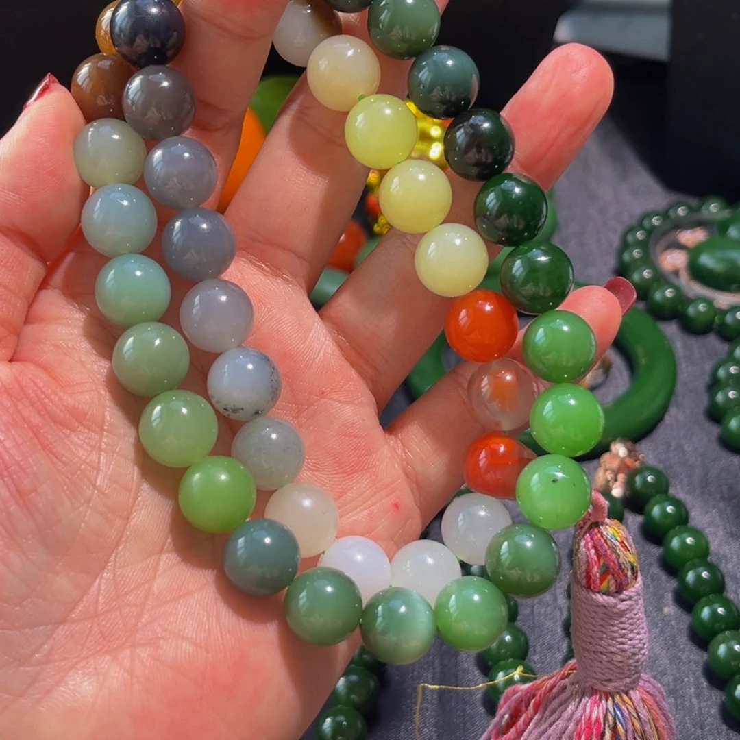 颈饰未镶嵌和田玉松**布