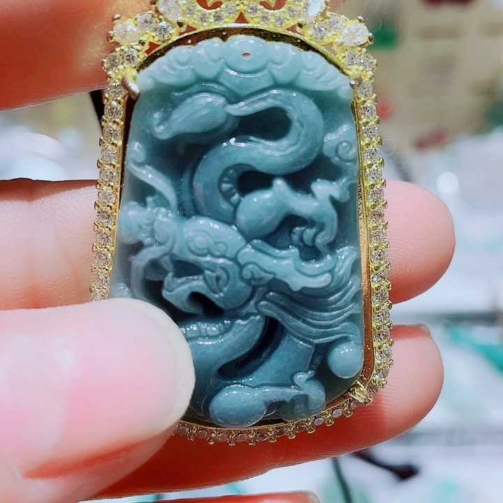 翡翠未镶嵌颈饰天然翡翠的货吊坠