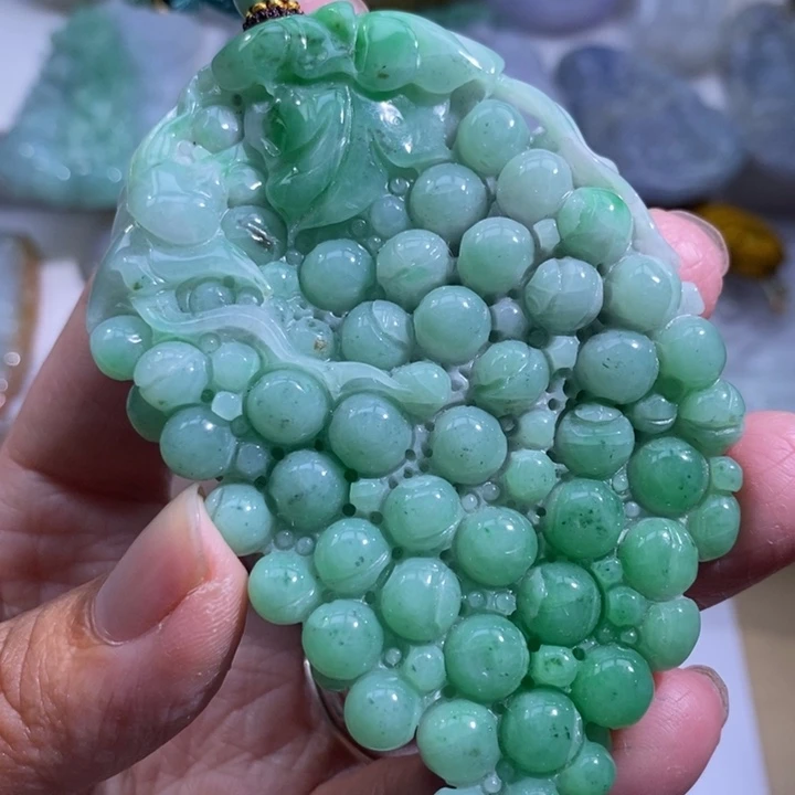 【闪购商品】颈饰未镶嵌翡翠葡萄
