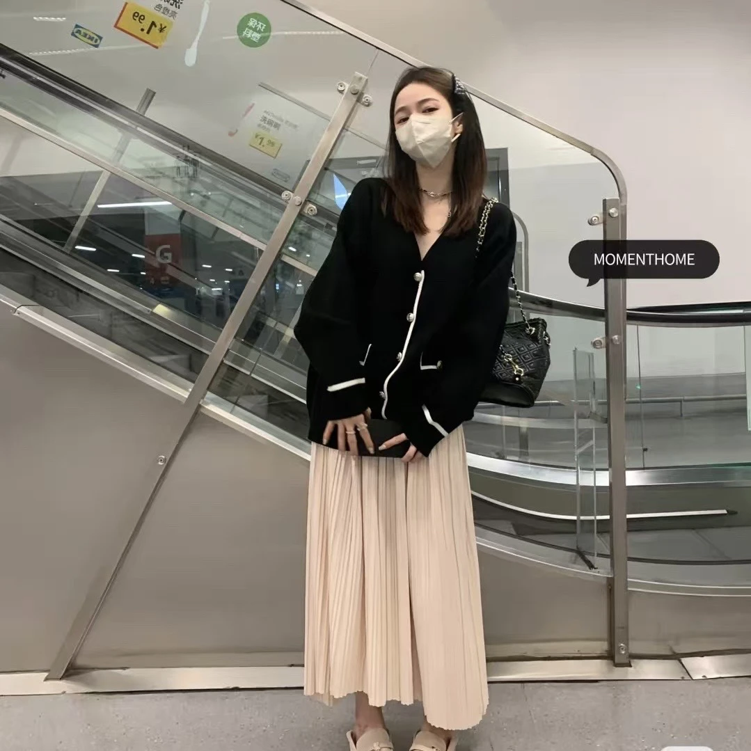 99新 Hermes/爱马仕 zz54 黑色白边V领针织开衫 40码/005260