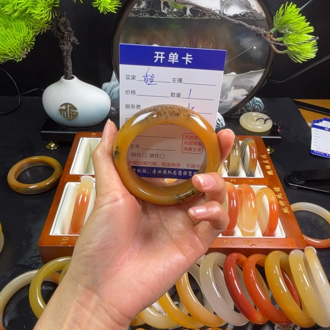 石英质玉手镯未镶嵌程*翔