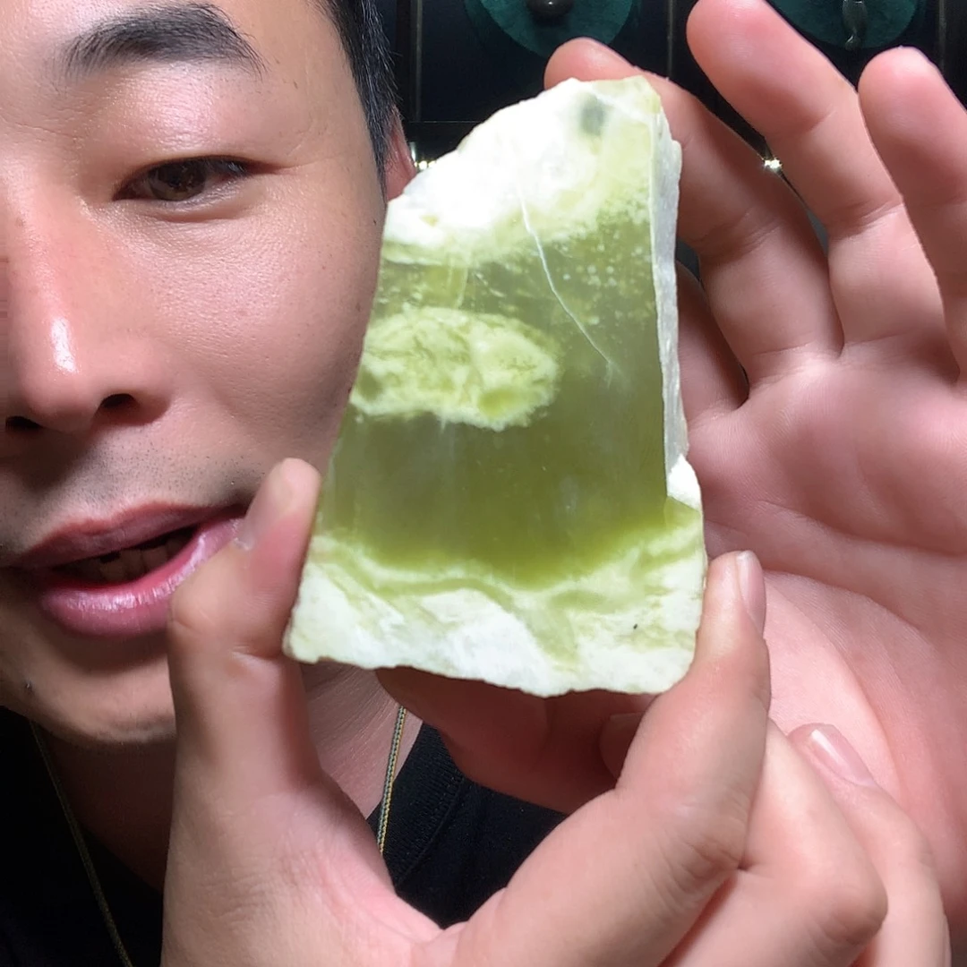 未镶嵌蛇纹石玉颈饰