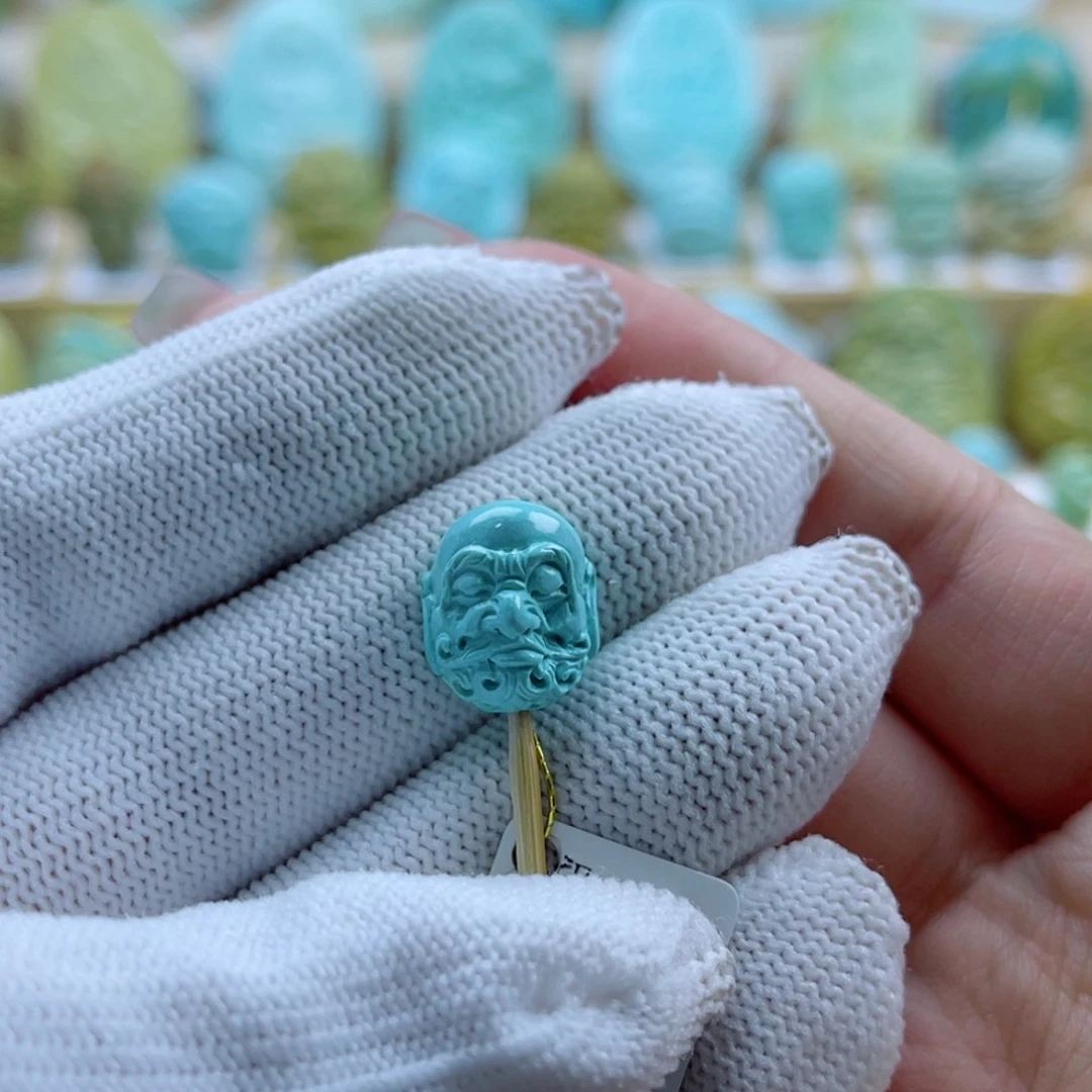 绿松石未镶嵌珠宝奇石