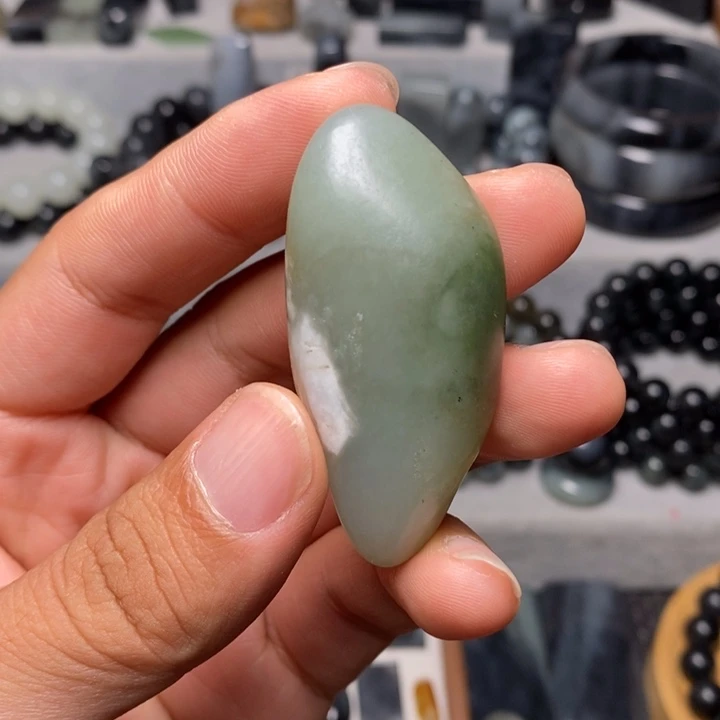 和田玉（翠青玉）未镶嵌颈饰