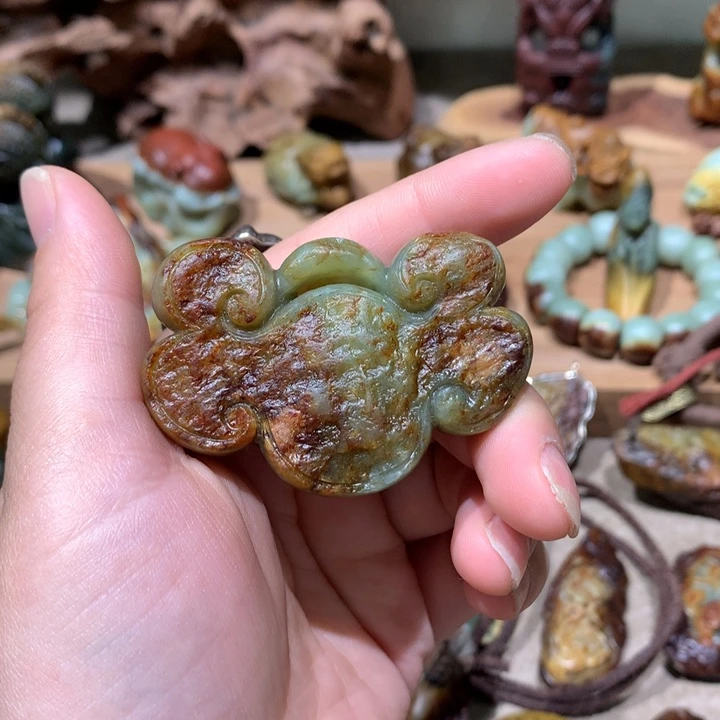 未镶嵌岫岩河磨玉（透闪石质玉）把件安*