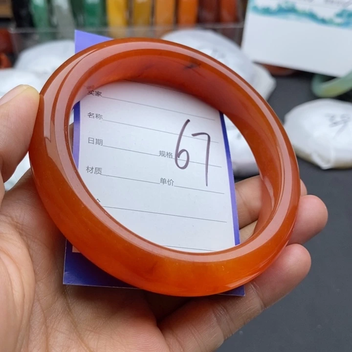 未镶嵌手镯石英质玉