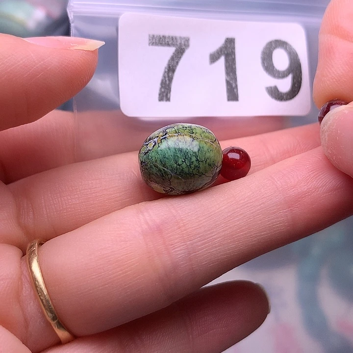 南红玛瑙未镶嵌珠宝奇石