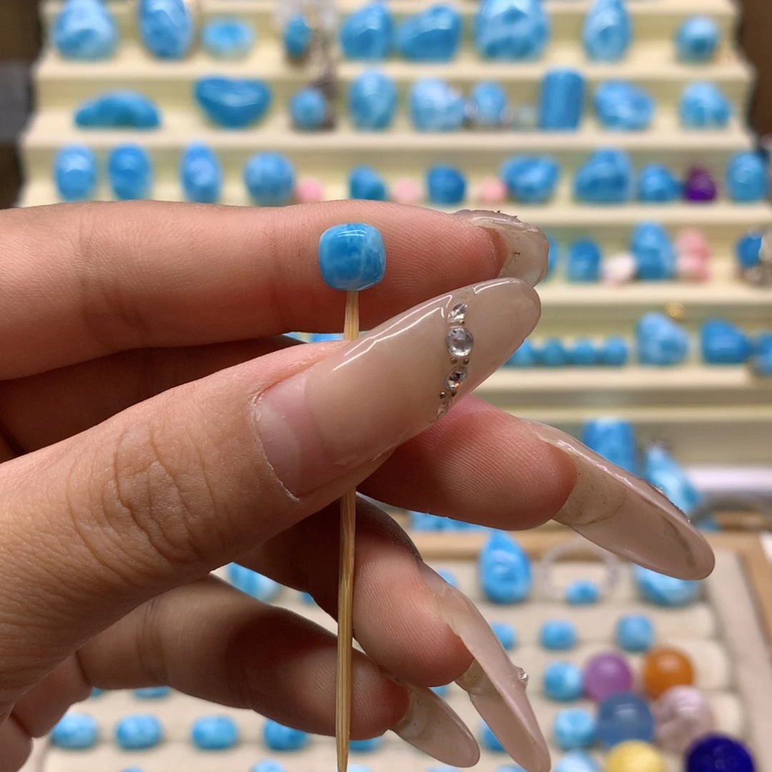 针钠钙石（海纹石）未镶嵌珠宝半成品