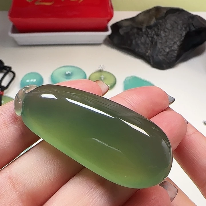 岫玉未镶嵌吊坠(不含链)