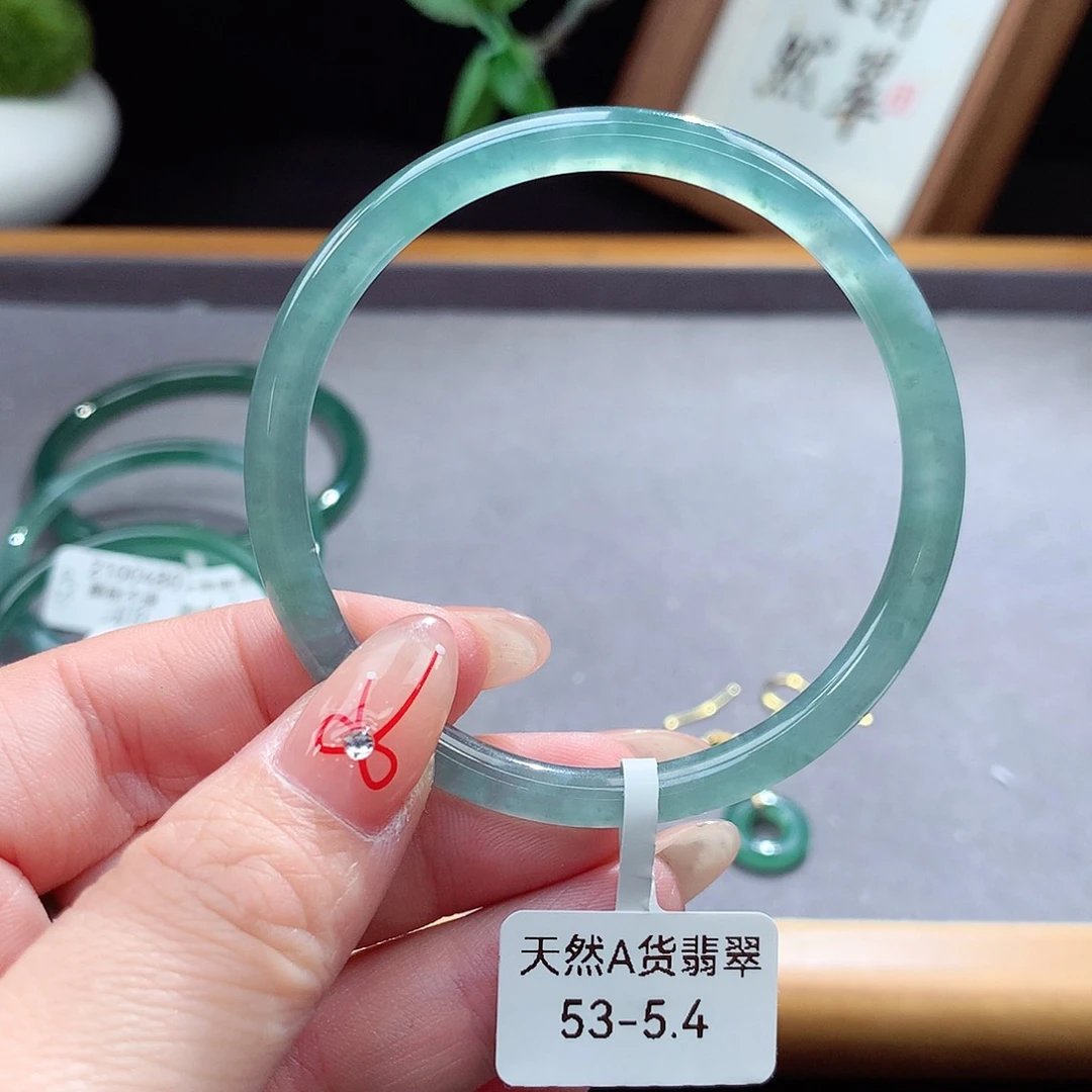 翡翠手镯（圆镯）未镶嵌