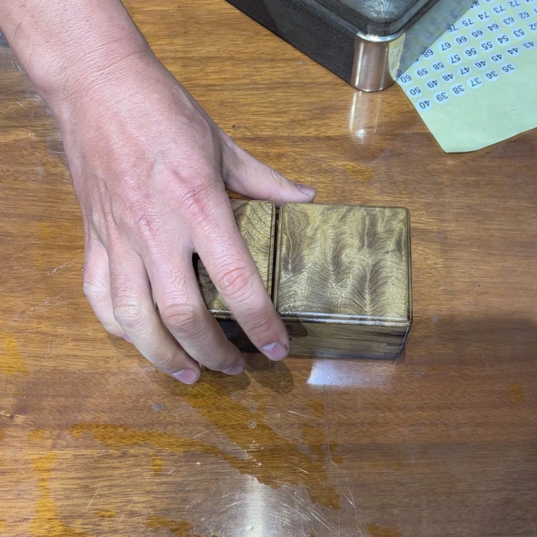 金丝楠校****车阴沉金丝楠34