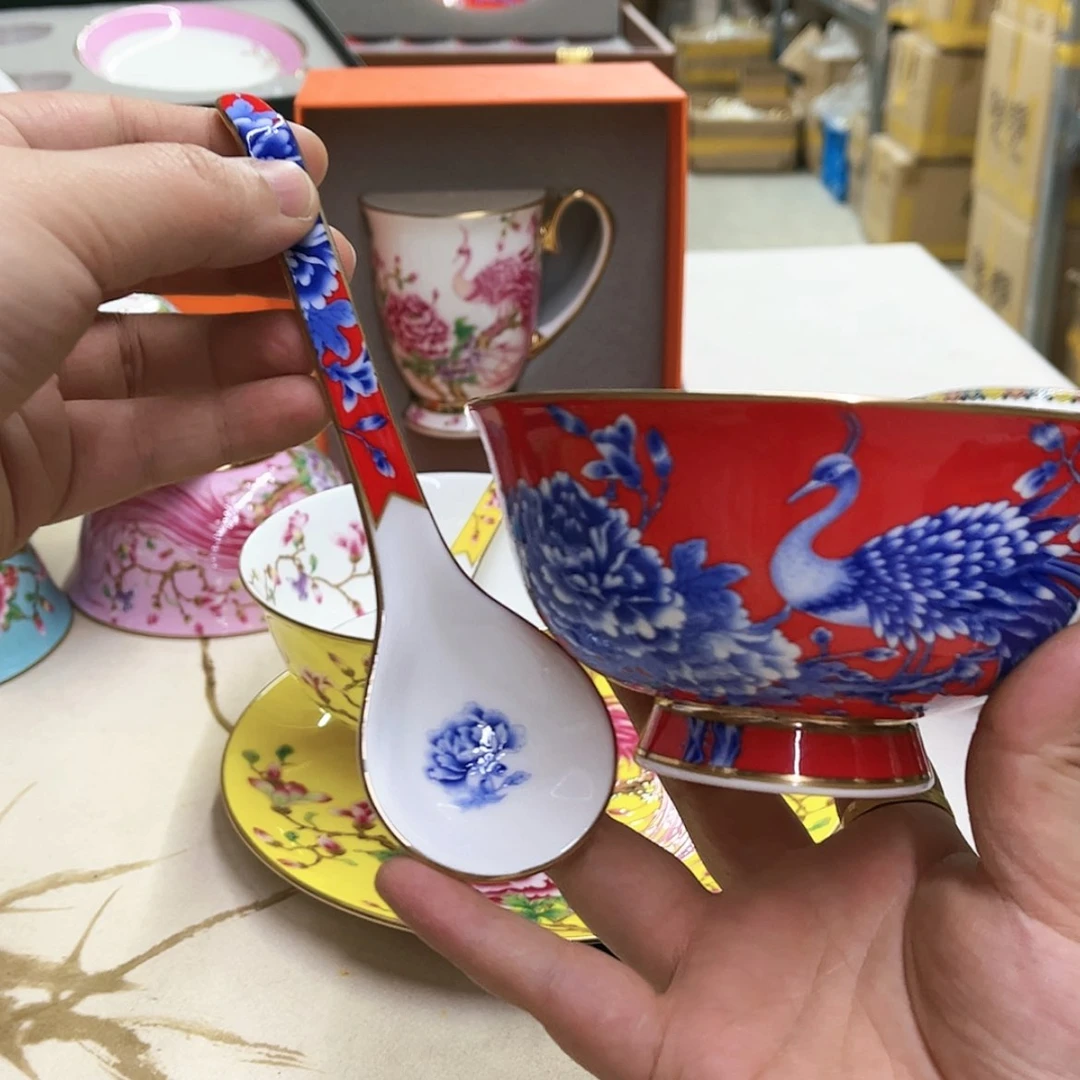 【闪购商品】骨瓷5英寸2，2红。。。。。