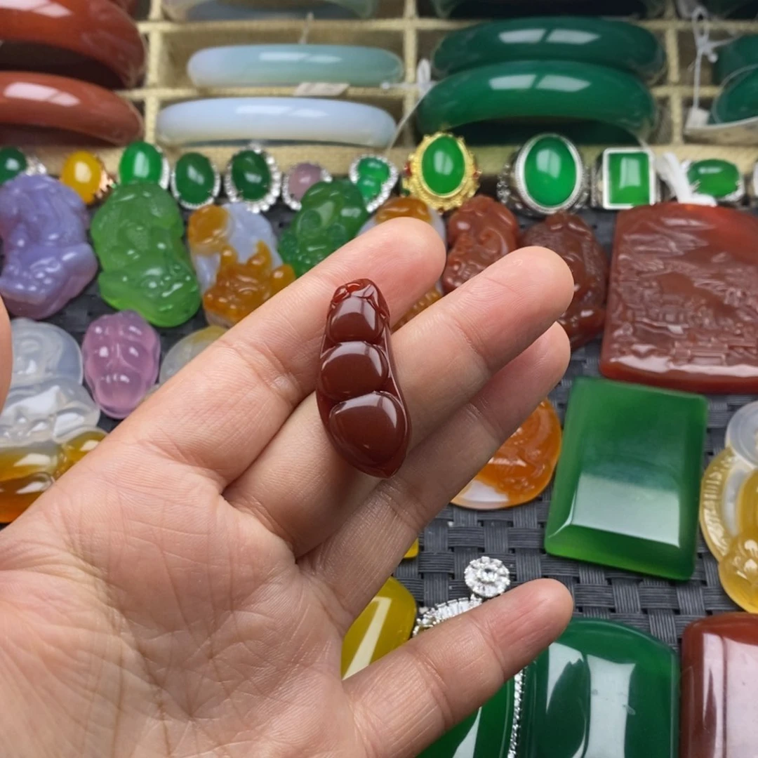 玛瑙/玉髓颈饰未镶嵌