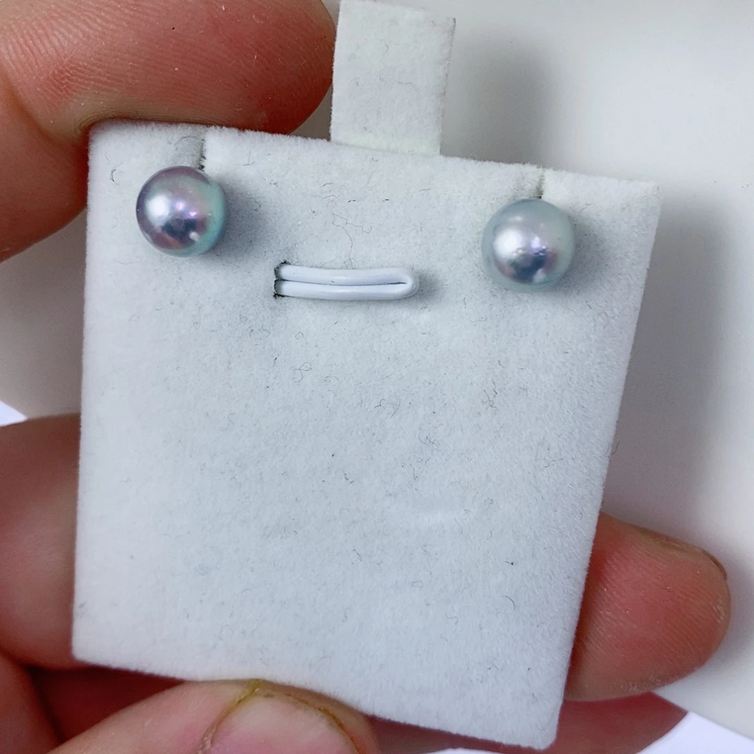 18K金镶嵌海水珍珠耳饰