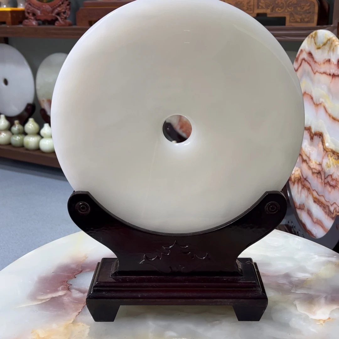 玉石平安扣摆件直径26cm