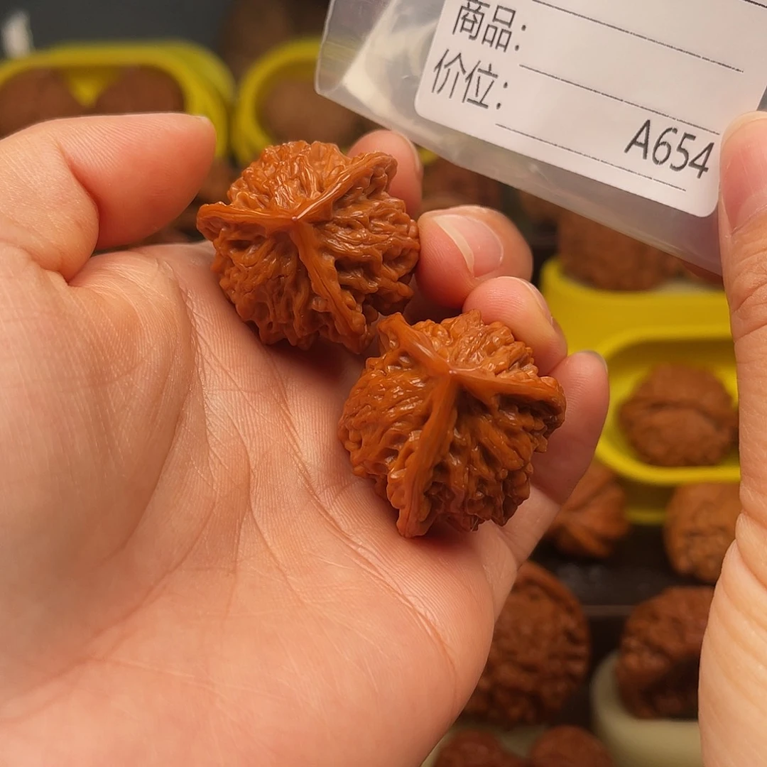 文玩核桃吊坠阿****?t y y y y x x x