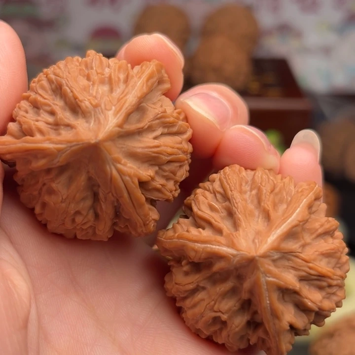 文玩核桃吊坠玉龙球奔