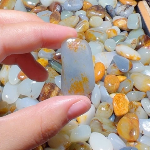 和田玉（糖玉）未镶嵌颈饰11.8克