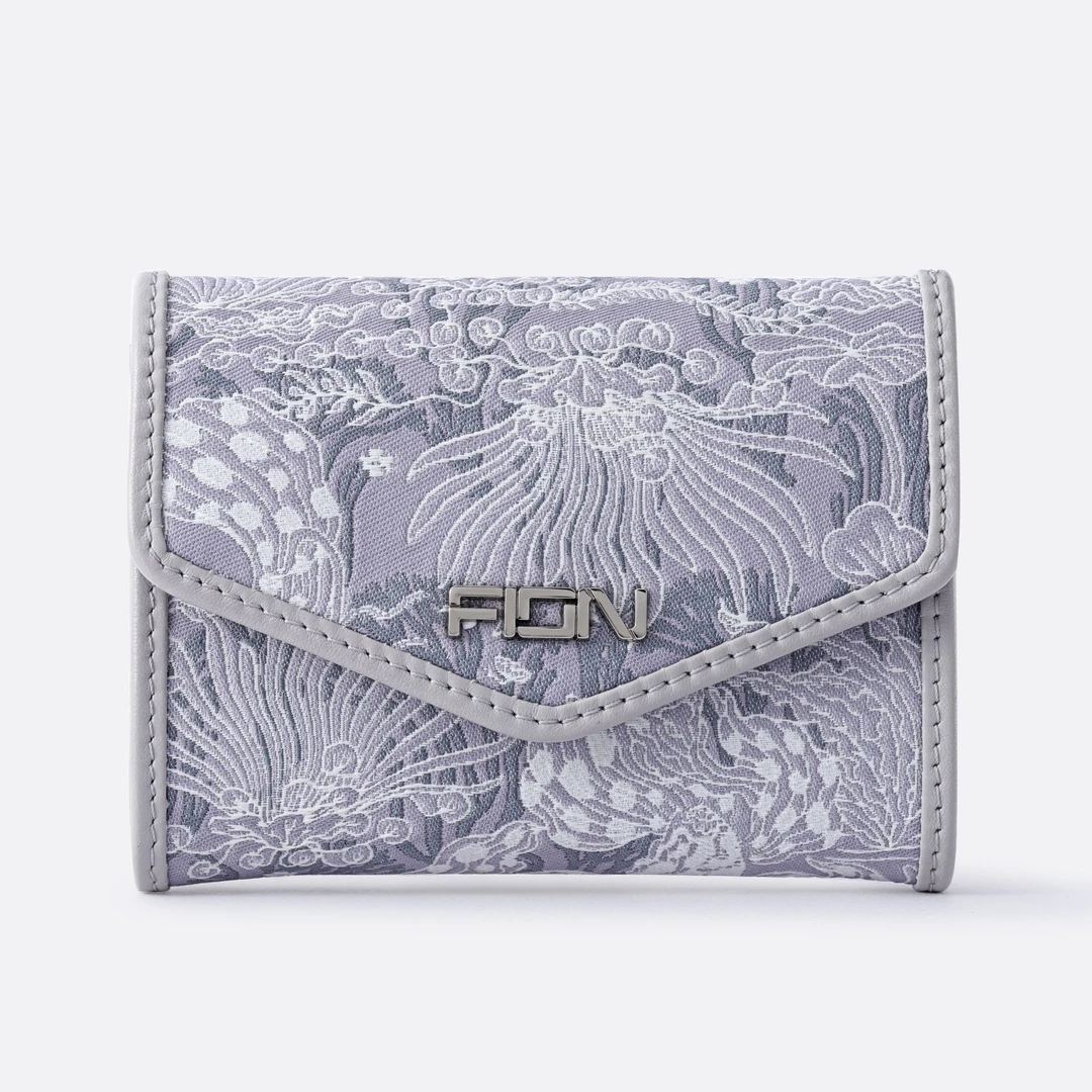 Fion/菲安妮高定刺绣织物时尚女款巧锦浮光鱼影零钱包FCAGGFT246