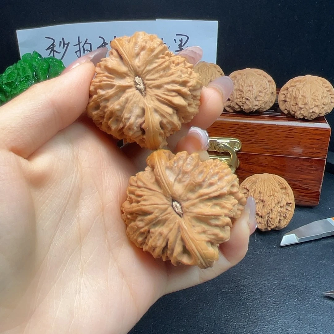芦***敬把件文玩核桃南疆石43尺
