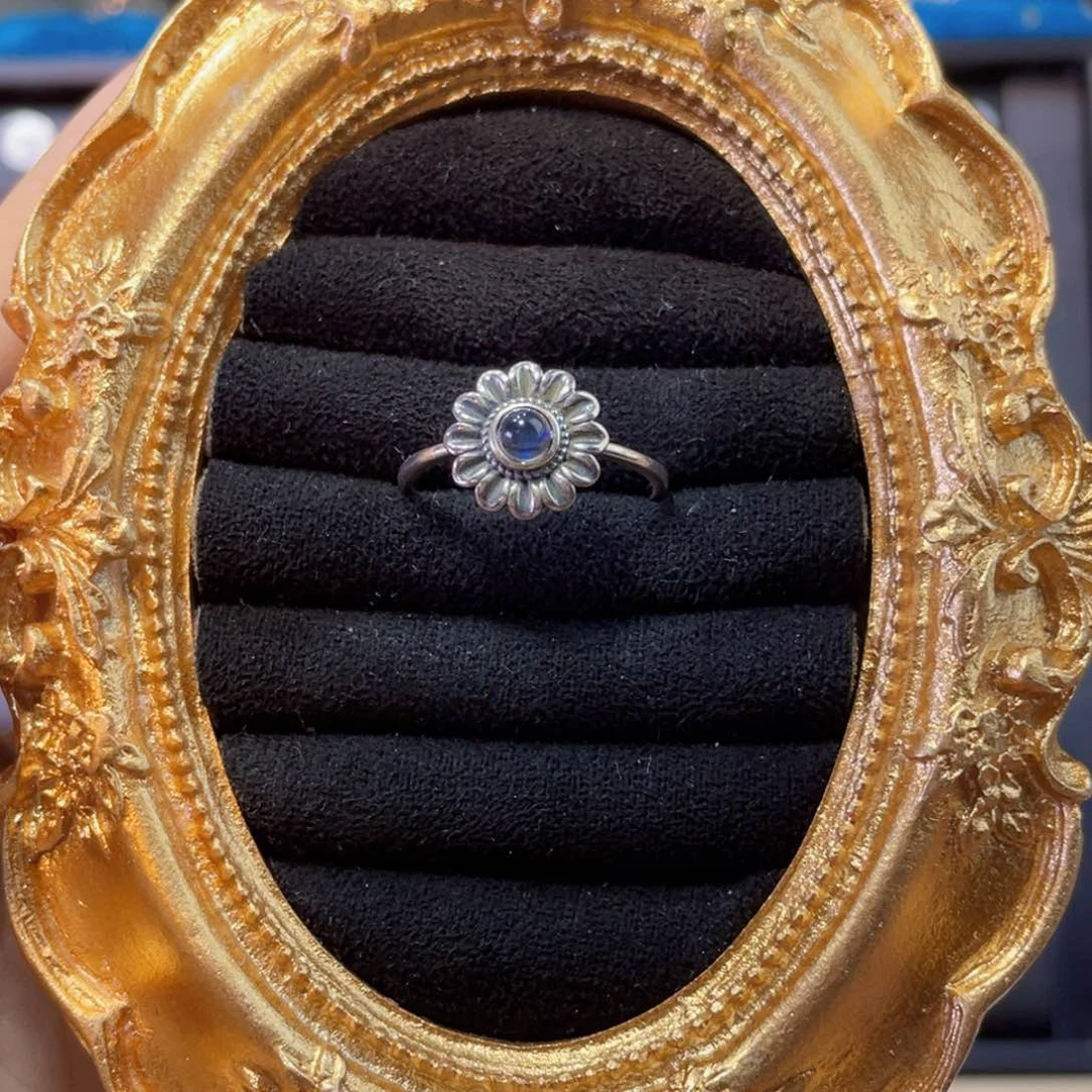 925银无马岛蓝光雏菊