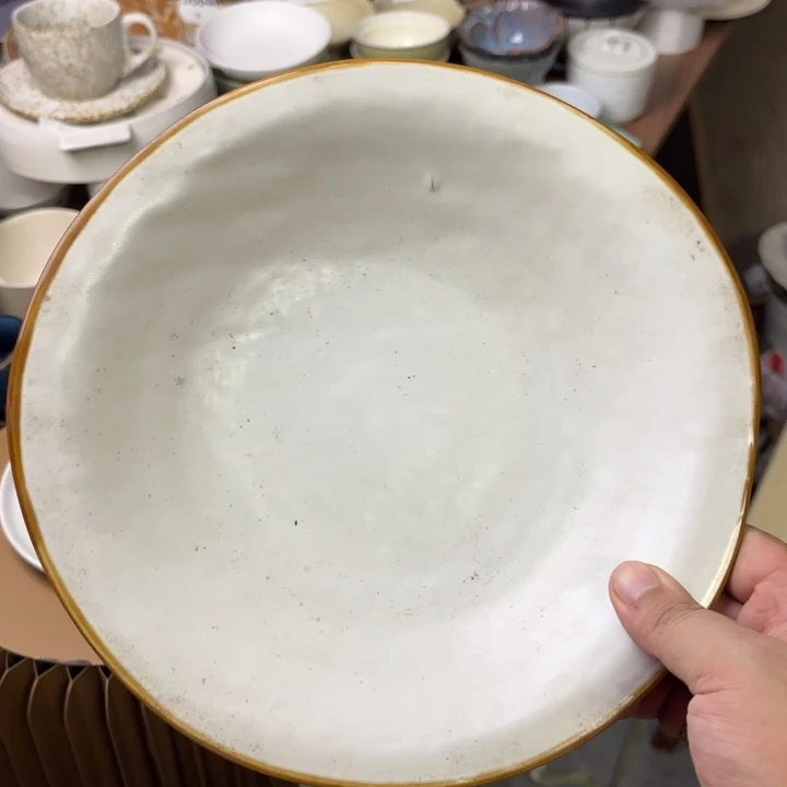陶瓷白色草帽碗一个装