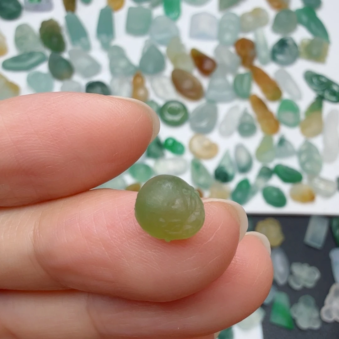 定制翡翠未镶嵌金蟾