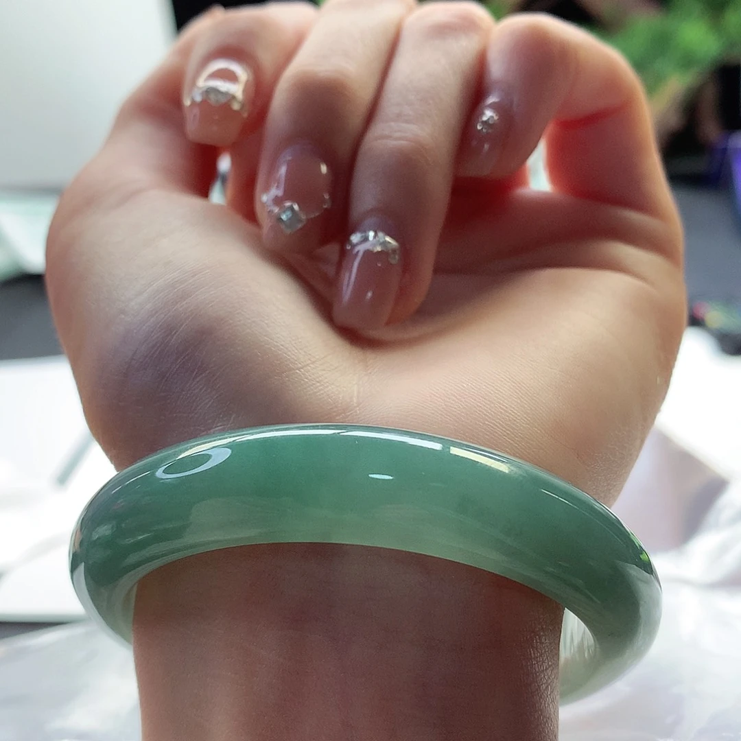 翡翠手镯未镶嵌天然翡翠54-55湖水绿满色冰绿