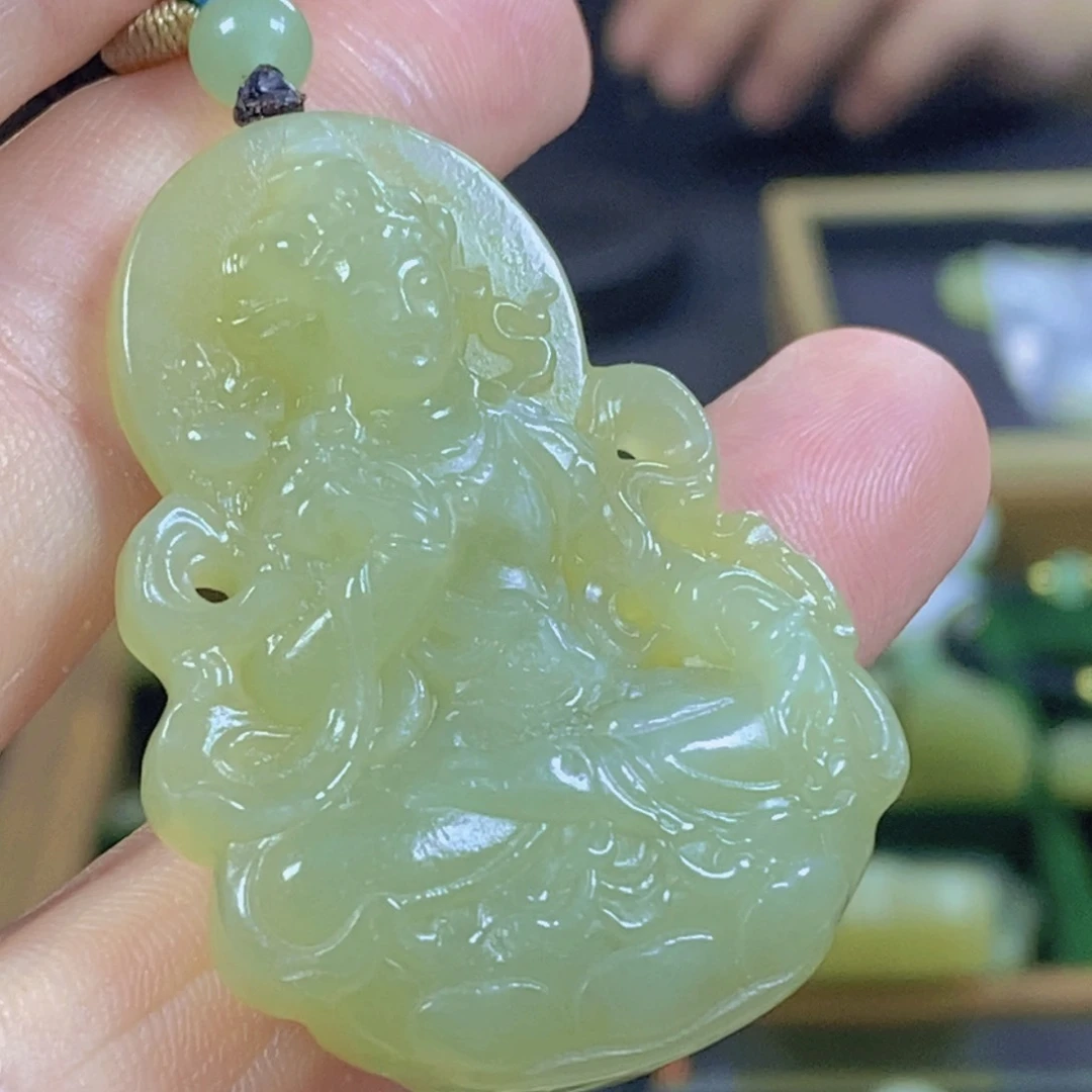 和田玉未镶嵌颈饰度母