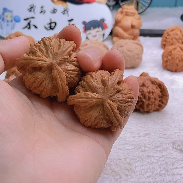 文玩核桃把件老**子三棱
