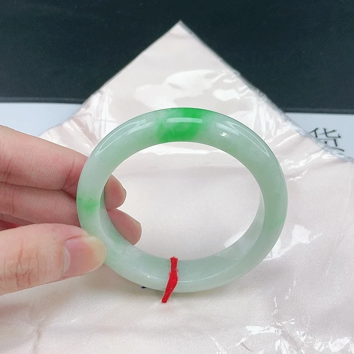 翡翠未镶嵌手镯圈53.5。7804。留下打5折