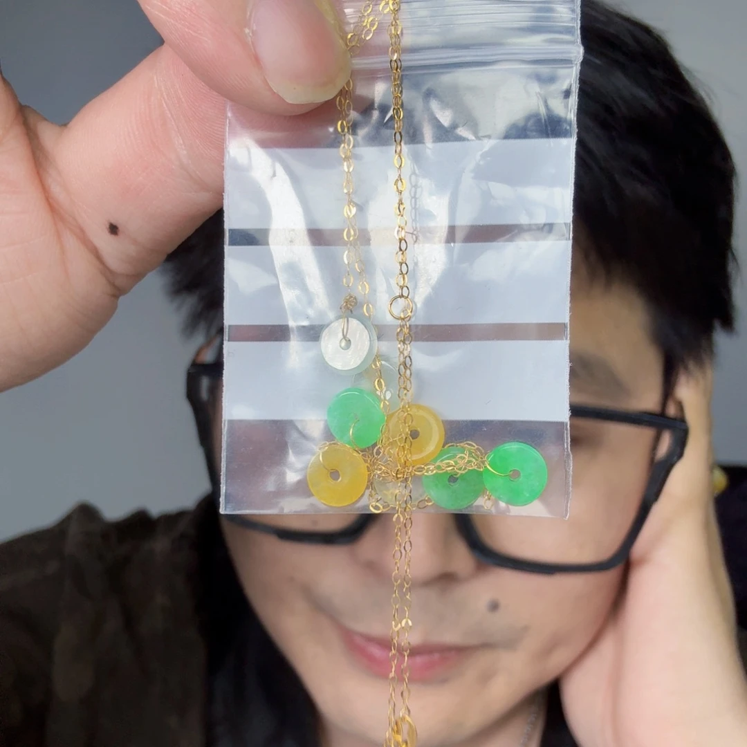 翡翠18K金镶嵌颈饰一件