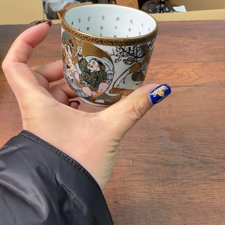 一个陶瓷物件哈哈哈哈