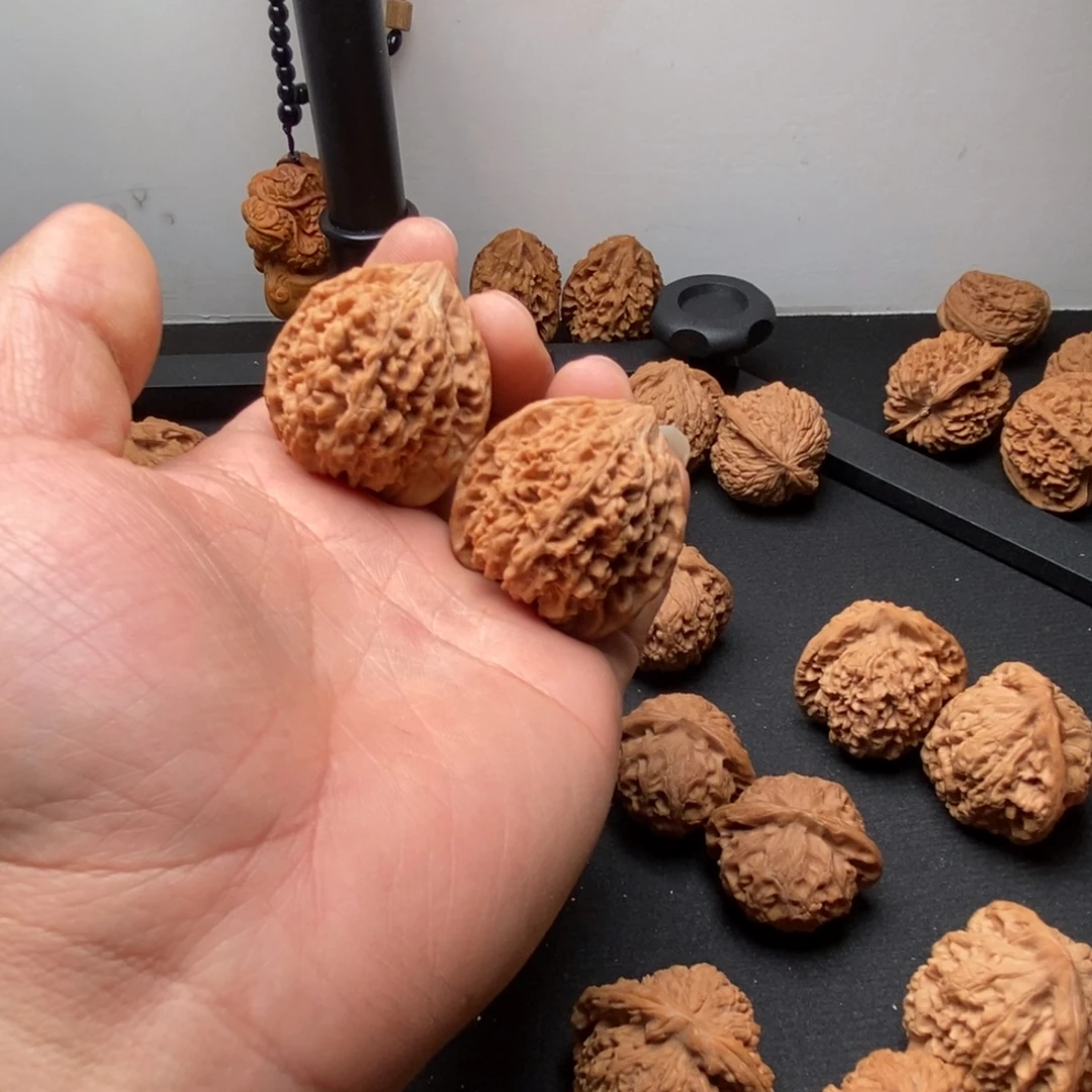 ****桃核把件文玩核头