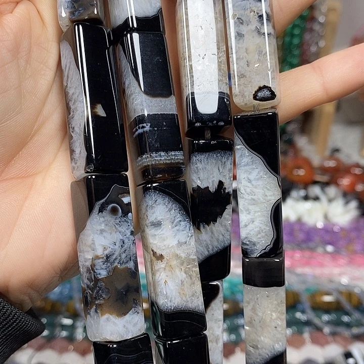 玛瑙/玉髓未镶嵌珠宝半成品天然玛瑙水晶共生卡12*40mm一条