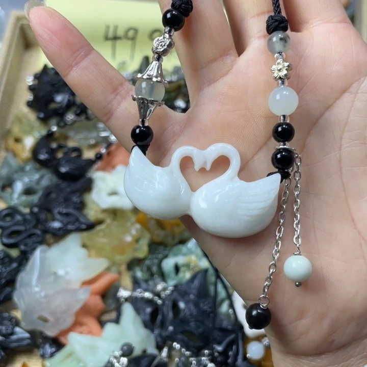 蛇纹石玉合金颈饰