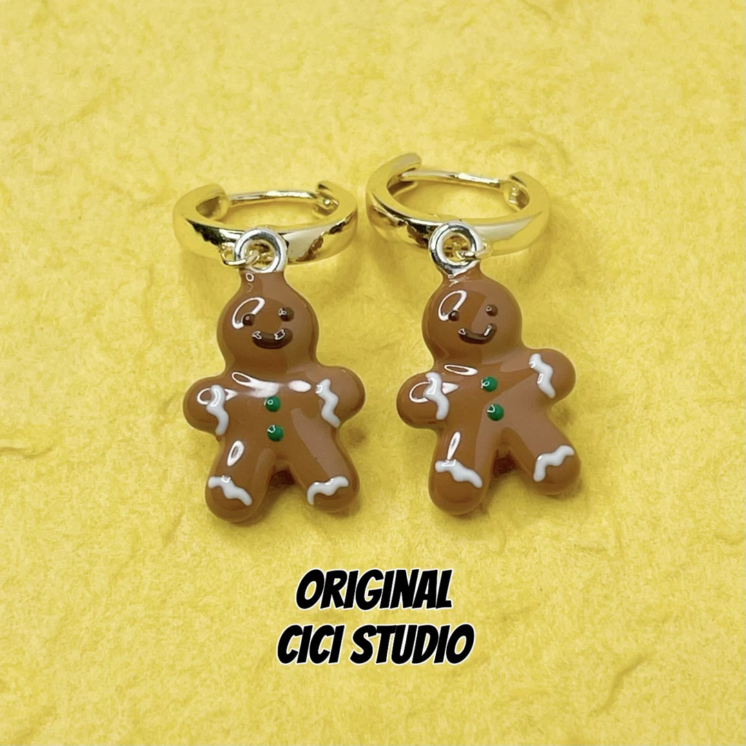 铜合金耳饰 CICI STUDIO小众高级圣诞姜饼人耳环女滴釉耳圈礼物