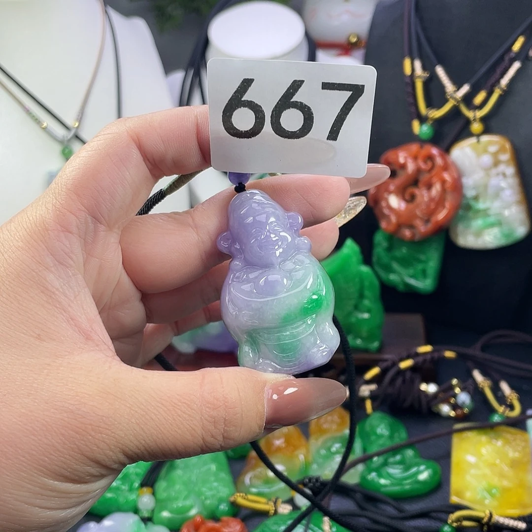 翡翠未镶嵌吊坠(赠链)