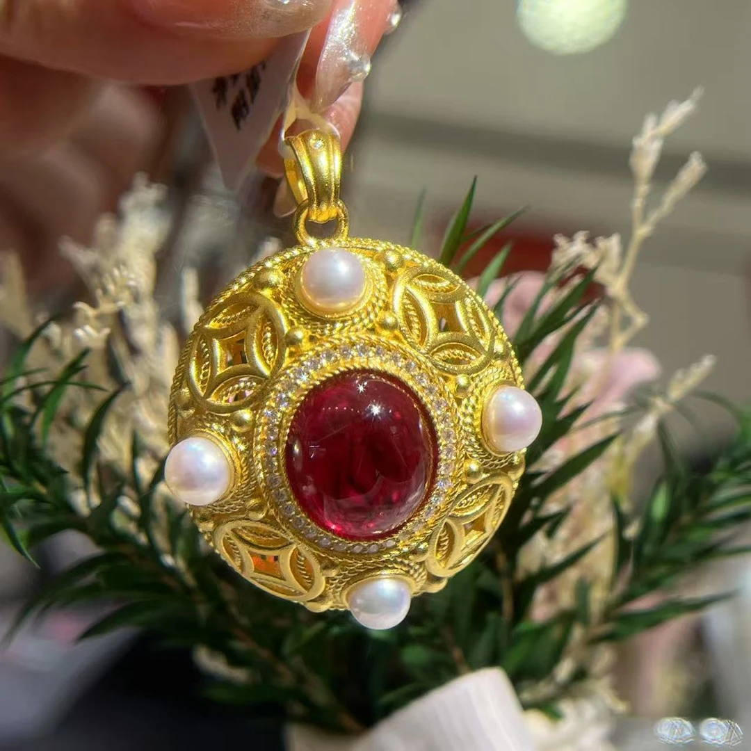 【麦绮珠宝】足金999古法镶嵌莫桑四方来财吊坠